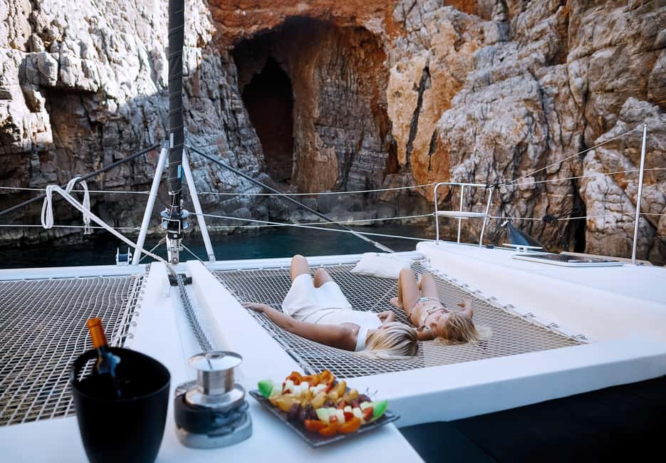 Agios Nikolaos: Spinalonga AM Catamaran Cruise with Lunch - Unlimited drinks, Wi-Fi, and the onboard vibe that keeps it easy