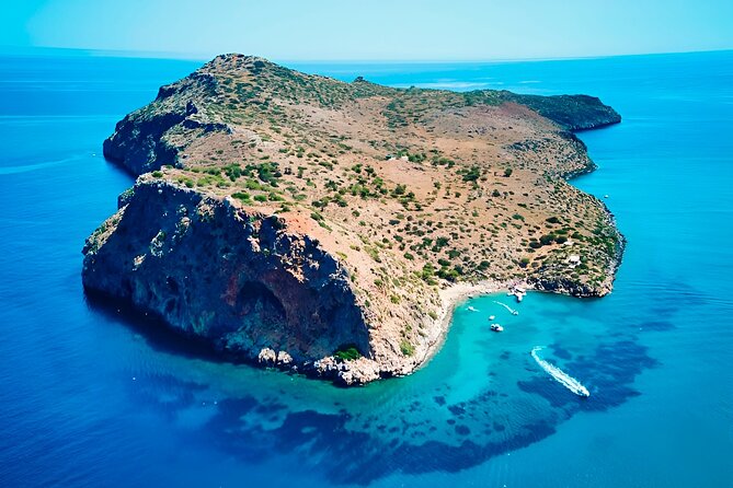 Chania: Afternoon Catamaran trip - Dinner, Drinks & Sunset - Dinner onboard: Mediterranean food in a setting that feels different