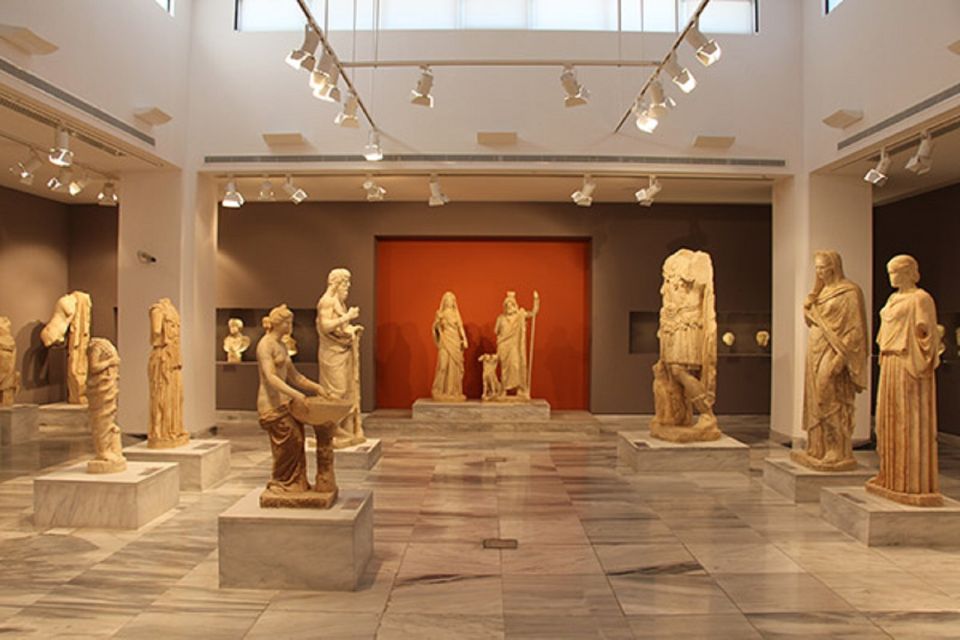 Chania/Rethymno: Knossos Palace & Heraklion City Tour - Knossos Palace: myths, frescoes, and managing the 2-hour visit
