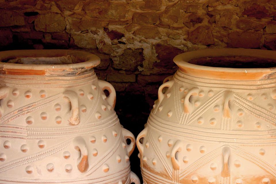 Crete: Knossos Palace and Museum E-Tickets with Audio Guides - Crowds, closures, and expectations at Knossos