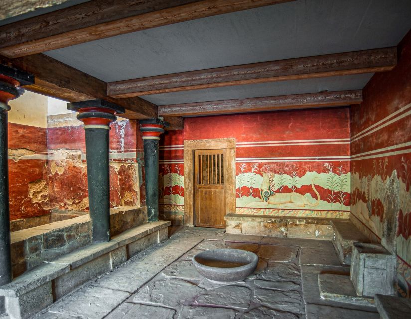 Crete: Knossos Palace, Heraklion City, Market Guided Tour - Language and guide quality: what you can count on