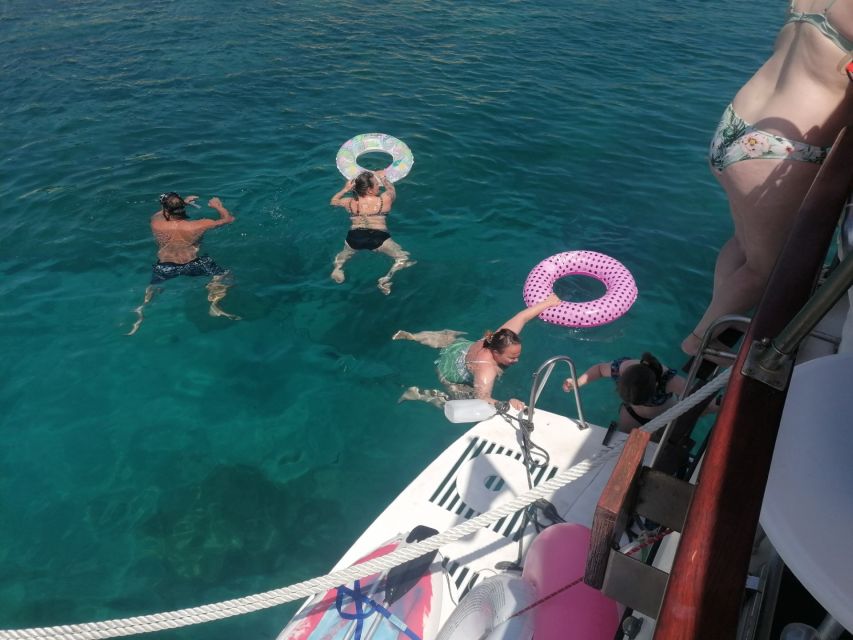 Crete: Snorkeling Boat Trip with Lunch and Transfer - Stalis and Hersonissos: The Coast You See Between Swim Stops