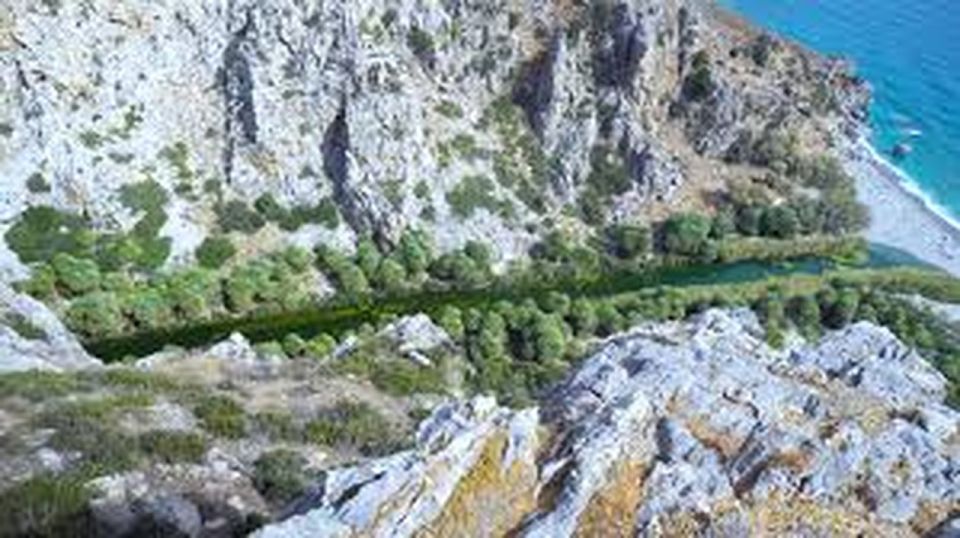 From Herakleion: Day Trip to Preveli Beach and Kourtaliotiko - Before the swim: viewpoints and the Stone of Lovers