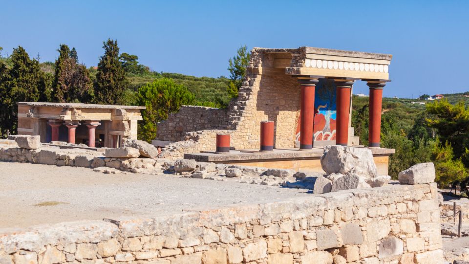 From Heraklion: Historical Center City Tour & Knossos Palace - Heraklion city center walk: getting oriented fast