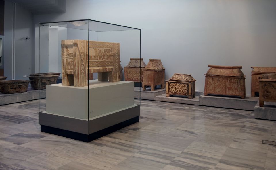 Heraklion Archaeological Museum Ticket & Audio Guide - Getting in smoothly: e-ticket, smartphone app, and offline listening