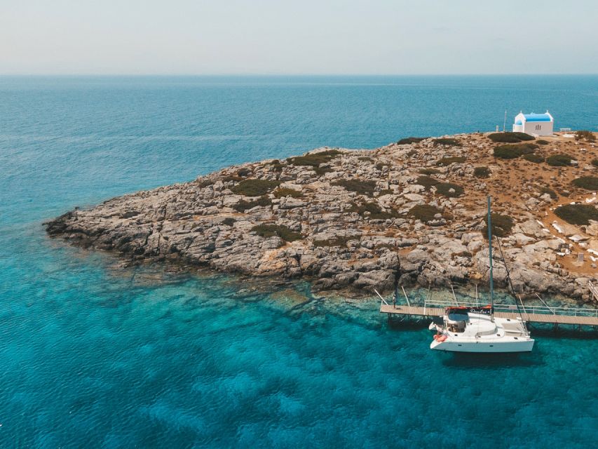 Heraklion: Dia Island Catamaran Cruise with Dinner and Wine - Lunch plates, Mediterranean dinner, and dessert with Cretan wine