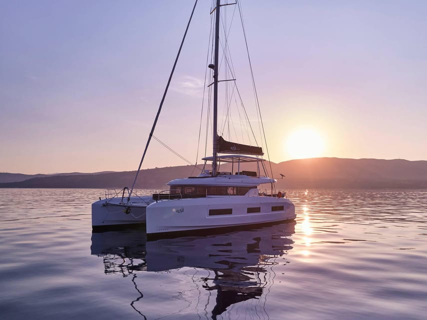 Heraklion: Dia Island Luxury Catamaran Cruise with Meal - Dia Island stories on the way out: legend, not lectures