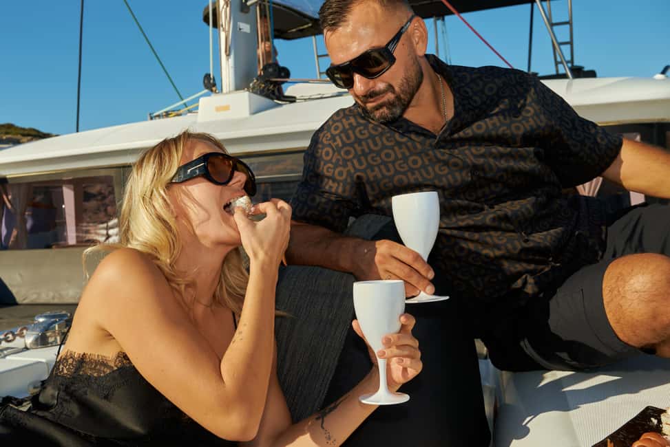 Heraklion: Dia Island Romantic Sunset Cruise with Wine - Dia Island bay: snorkeling, SUP, fishing, and the best kind of anchoring