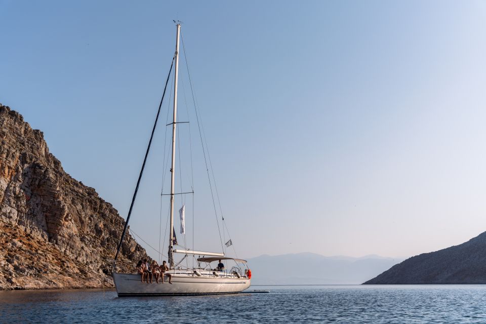 Heraklion: Dia Island Sailing Cruise with Snorkeling - Snorkeling and paddleboarding gear: fun in clear water, with realistic expectations