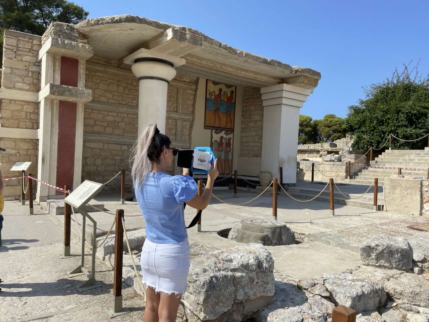 Heraklion: Palace of Knossos 3D Virtual Audio Tour by Tablet - Comparing ancient spaces to today’s ruins (without needing perfect eyesight)