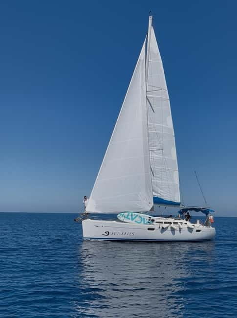 Heraklion: Sailing Trip to Dia Island with Lunch & Swimming - Lunch and drinks onboard: Mediterranean comfort, with real options