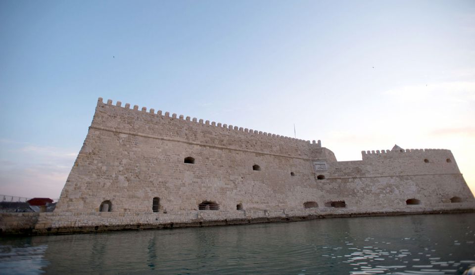 Heraklion: Small-Group Sailing Trip to Dia Island with Lunch - Lunch on the yacht: organic-style food, wine, and shade