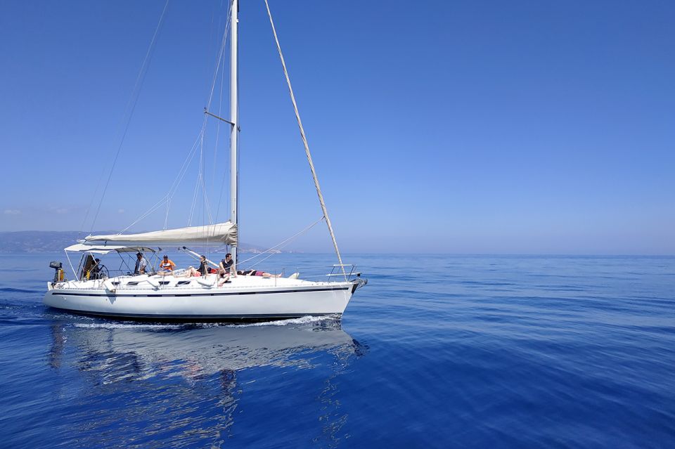 Heraklion: Small-Group Sailing Trip to Dia Island with Lunch - From the Old Venetian port to the open sea: how the day flows