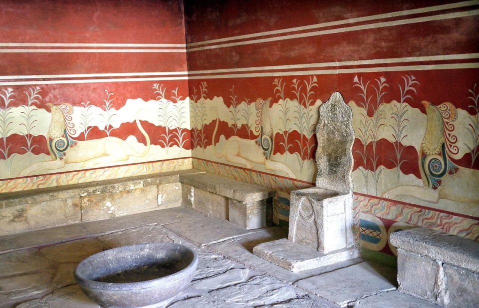 Knossos Palace & Heraklion Full-Day Tour from Chania Area - Key things that make this day trip worth it