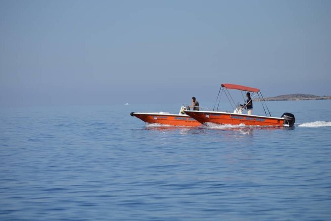 RENT A BOAT 5,5m - 30hp LICENSE FREE Chora Sfakion, Sfakia - Your self-paced route: how to think about the southern coast day