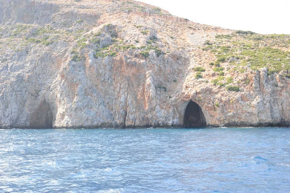 Rethymno: Mini Pirate Boat Cruise with Swimming Stop - Snack, Water, and the Drinks Reality