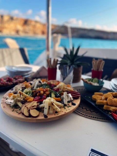 Rethymno: Sunset Catamaran Cruise - Sushi & Open Bar - The Sunset Phase: When you’ll want to be on deck (and ready)