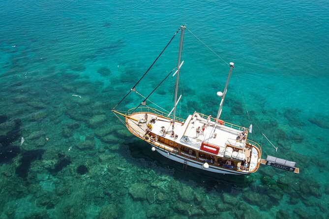 Sailing Trips with Cretan Sailing - Who you meet on board: Cpt. Panos and a real service vibe