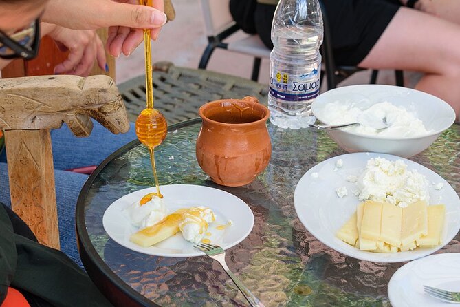 The 7 Villages of Apokoronas Tour – Explore East Chania Mainland - Stop 5 in Fres: lunch in a traditional kafeneio