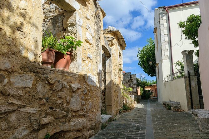 The 7 Villages of Apokoronas Tour – Explore East Chania Mainland - The guide/driver effect: local stories you can use